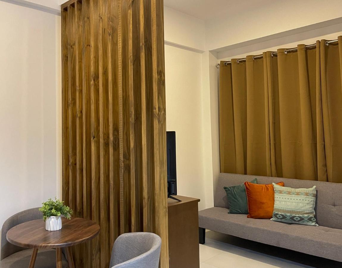Airo Suites Makati Pasay Exterior foto